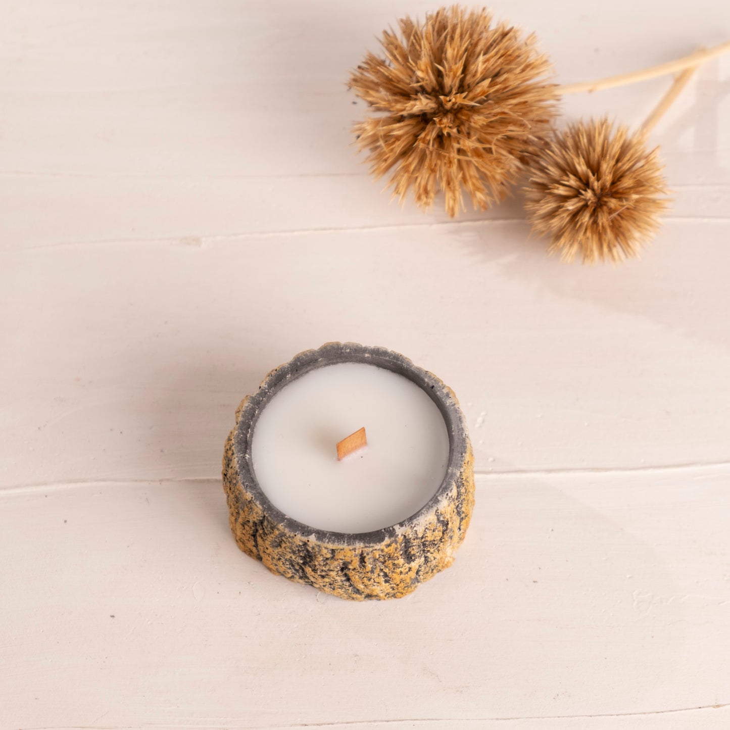 Handmade colored candle Vegan, organic, soy candle with wooden slice, candle (waking) 4 units