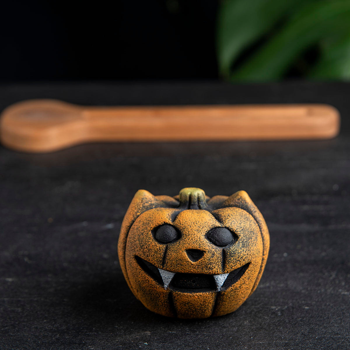 Pumpkin Incense Holder for Halloween, Cute Halloween Incense Stick Holder (waking) 4 units