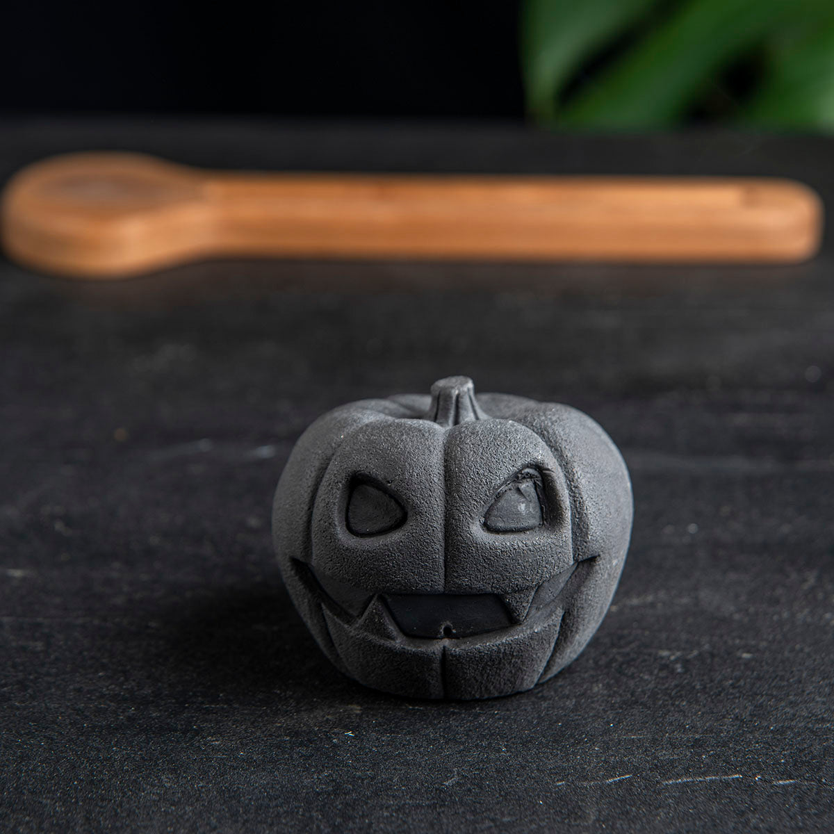 Pumpkin Incense Holder for Halloween, Cute Halloween Incense Stick Holder (waking) 4 units